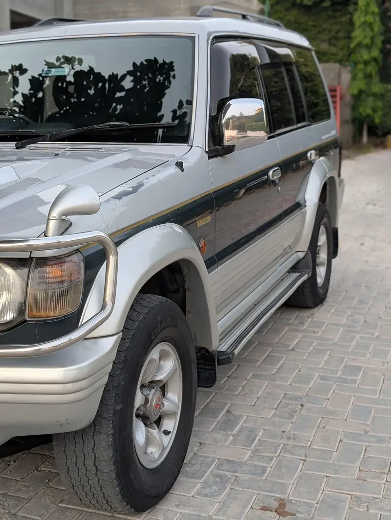 Mitsubishi Pajero 1995