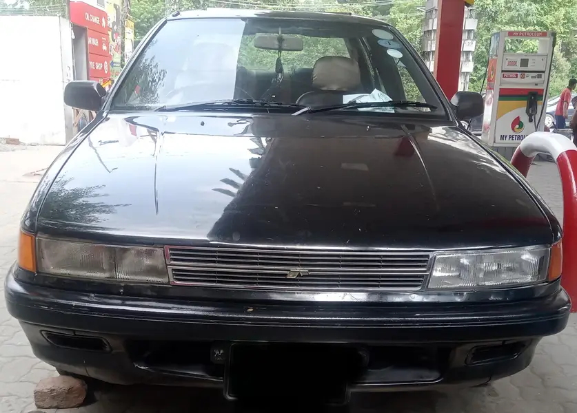Mitsubishi Lancer 1990