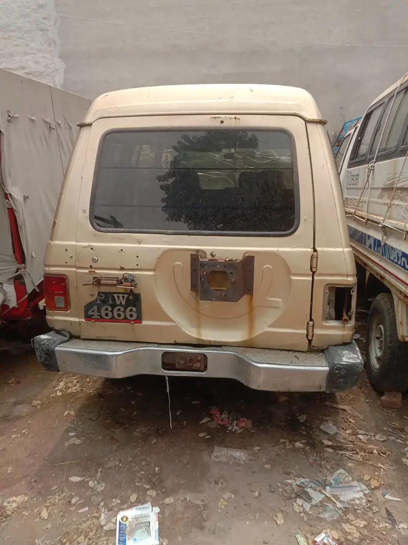 Mitsubishi Pajero 1985