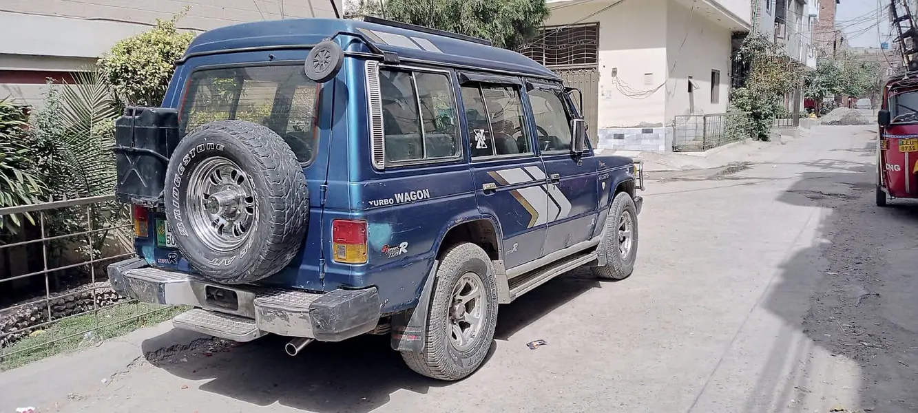 Mitsubishi Pajero 1990