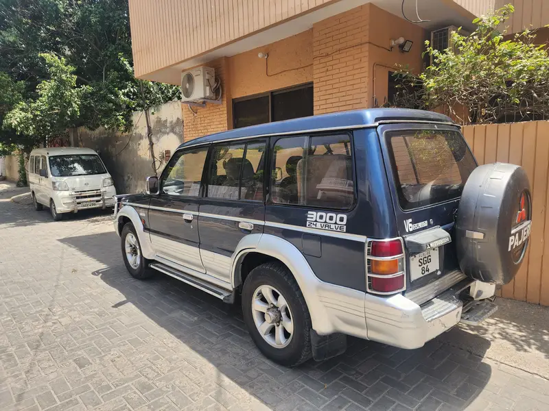 Mitsubishi Pajero 1992
