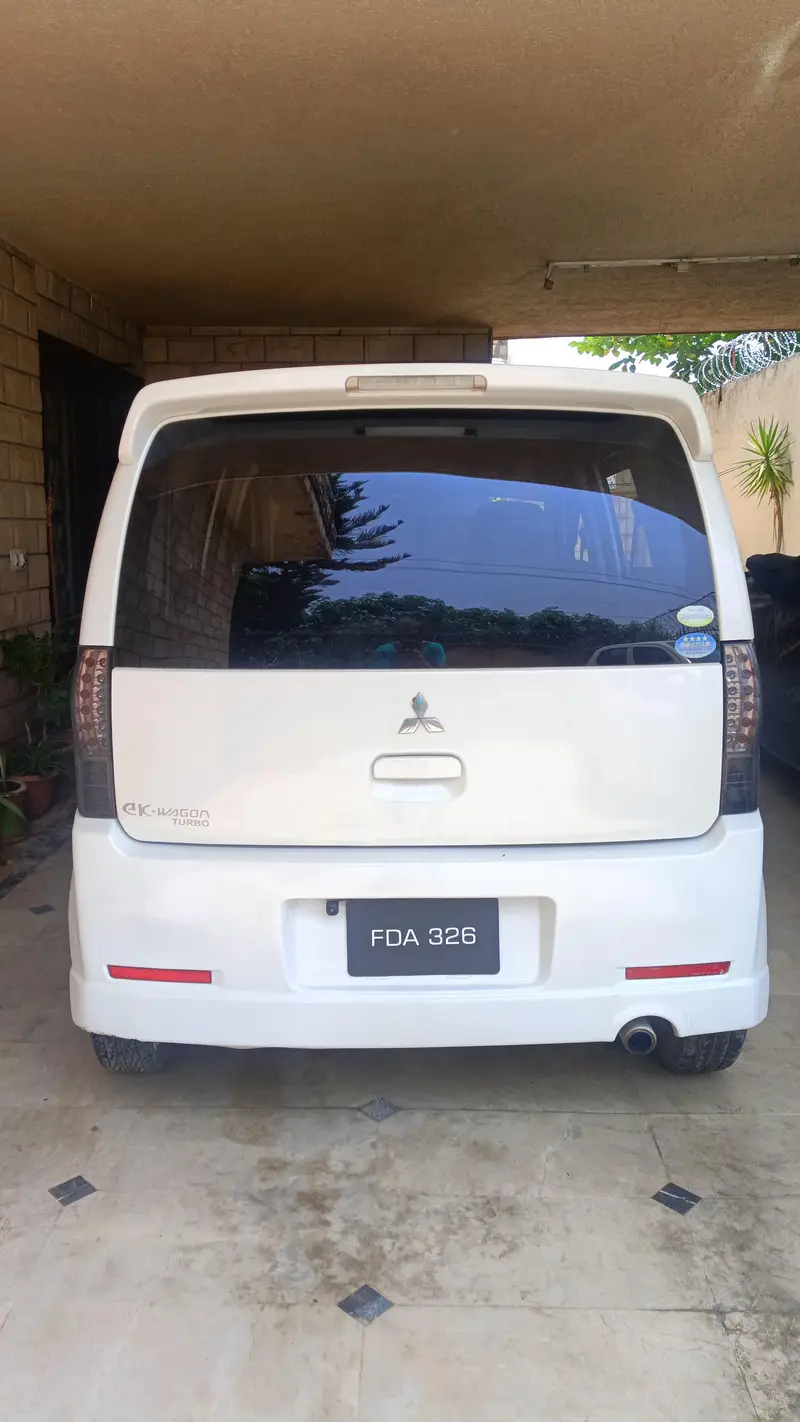 Mitsubishi Ek Wagon 2015