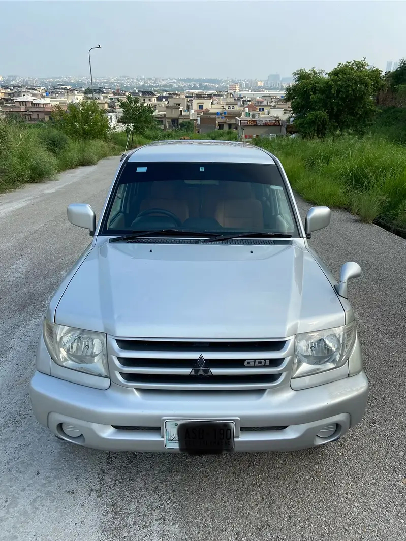 Mitsubishi Pajero 2002