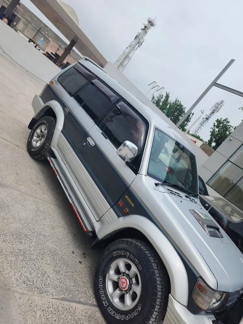 Mitsubishi Pajero 1995