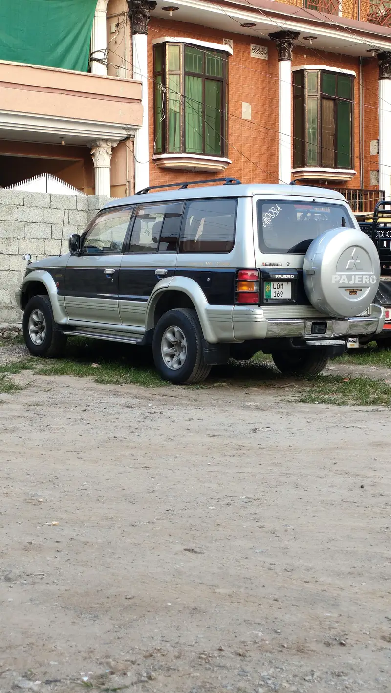 Mitsubishi Pajero 1992