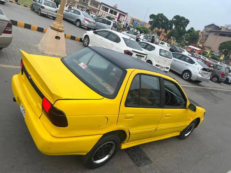 Mitsubishi Lancer 1990