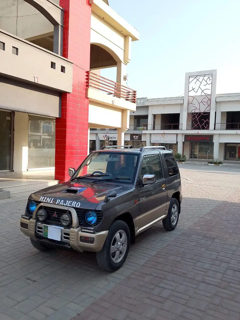 Mitsubishi Pajero Mini 1997