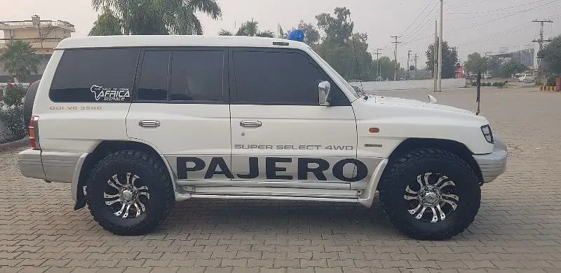 Mitsubishi Pajero 1986