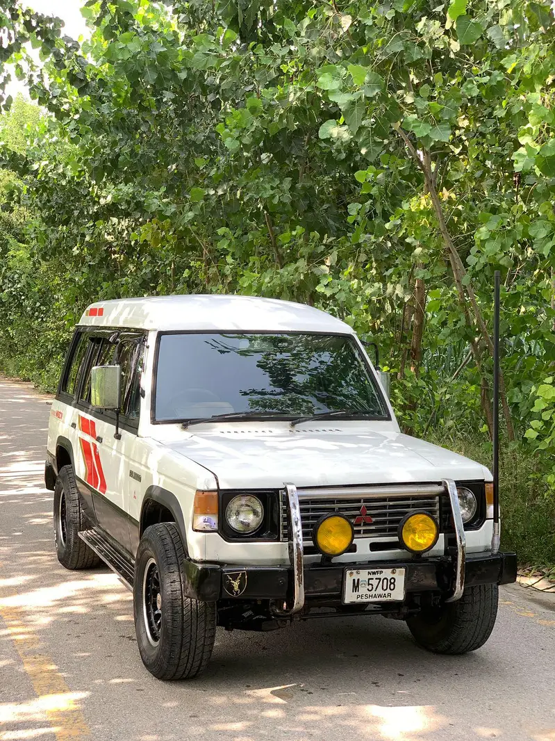 Mitsubishi Pajero 1986