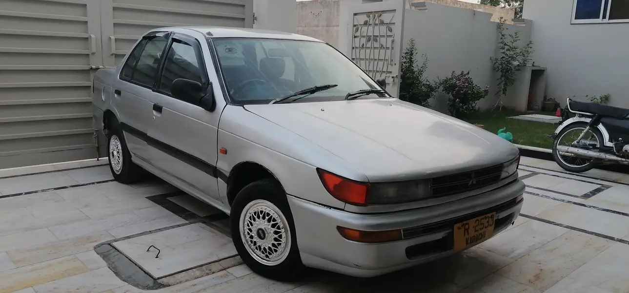 Mitsubishi Lancer 1990