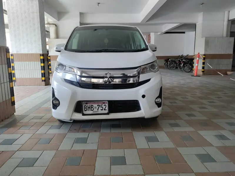 Mitsubishi EK Custom 2013