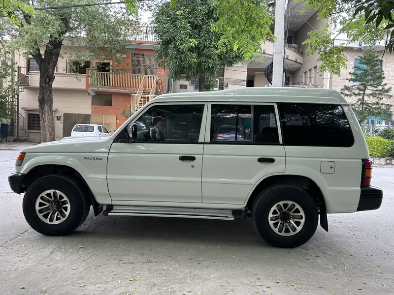 Mitsubishi Pajero 1996