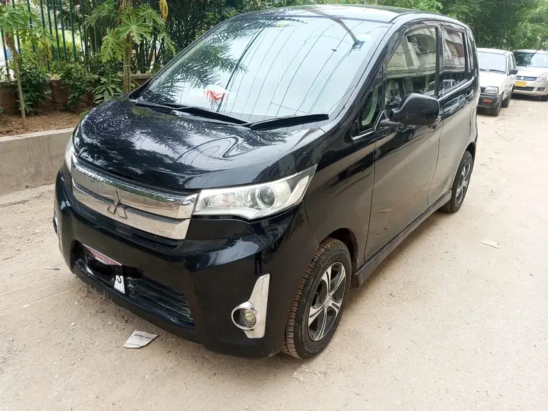 Mitsubishi Ek Wagon 2013