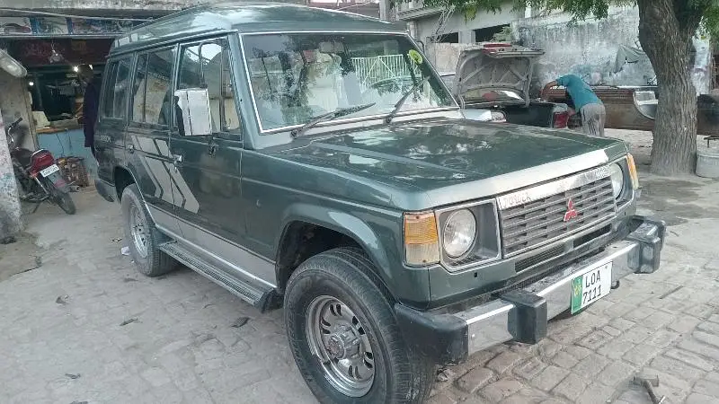 Mitsubishi Pajero 1989