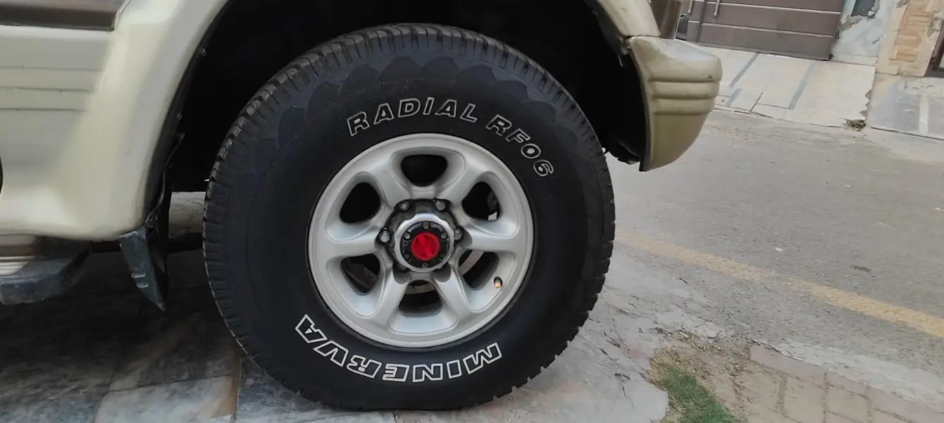 Mitsubishi Pajero 1992