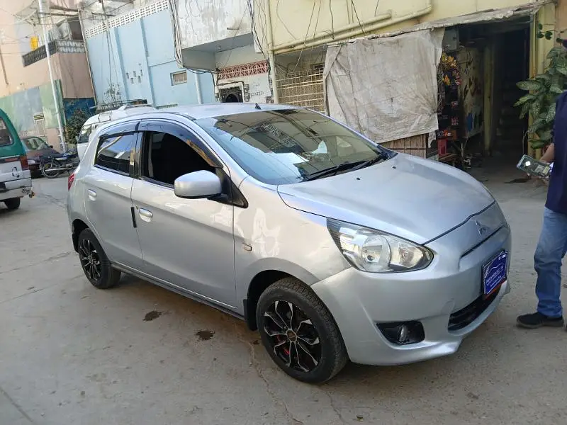Mitsubishi Mirage 2012