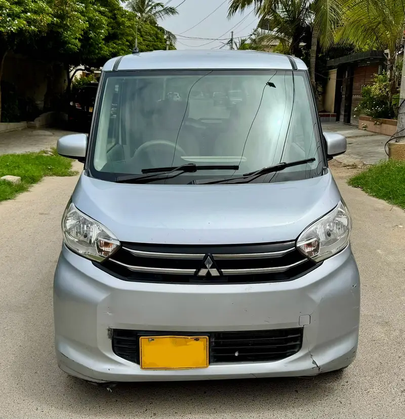 Mitsubishi EK Space Custom 2015