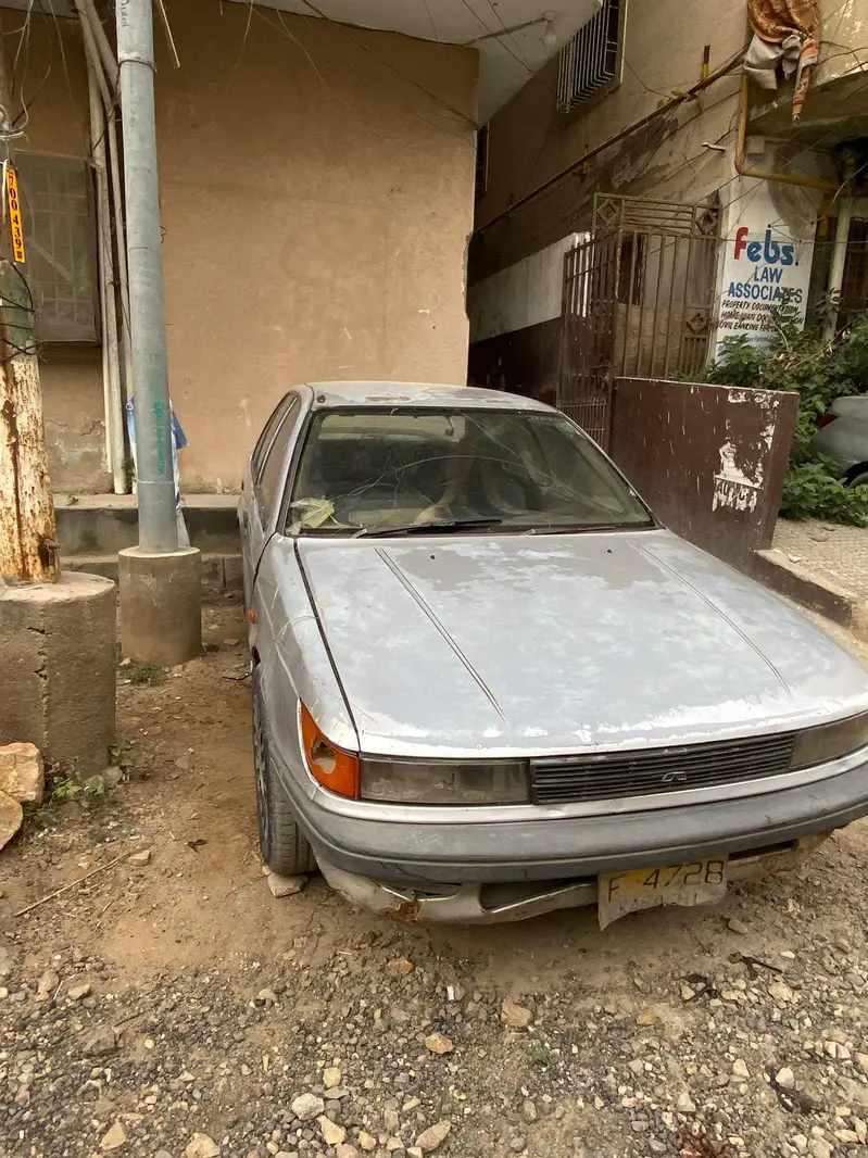 Mitsubishi Lancer 1990