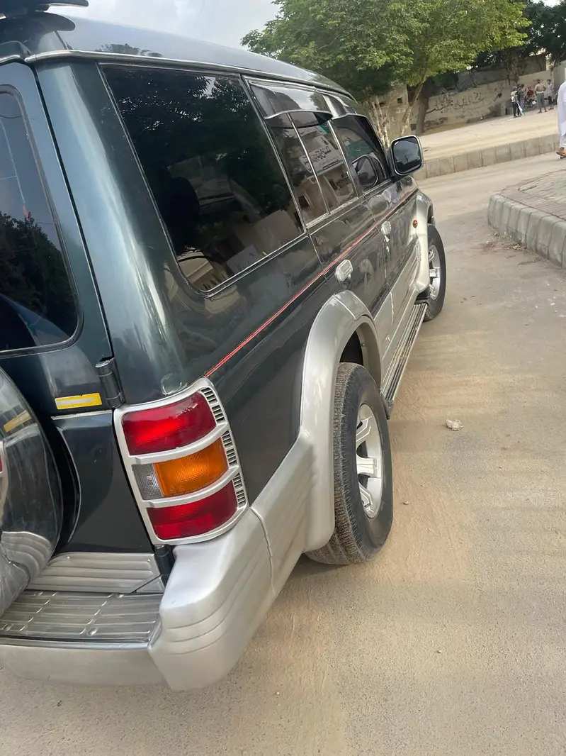 Mitsubishi Pajero 1988