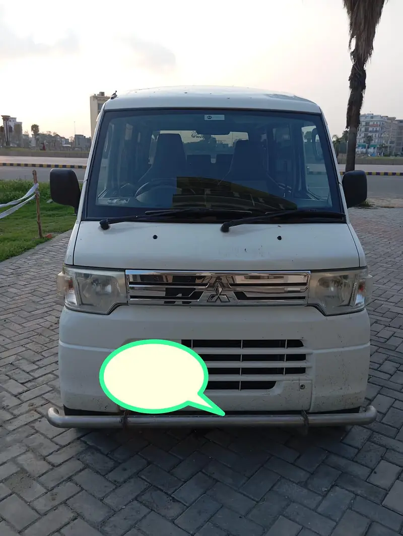Mitsubishi Minicab Bravo 2013