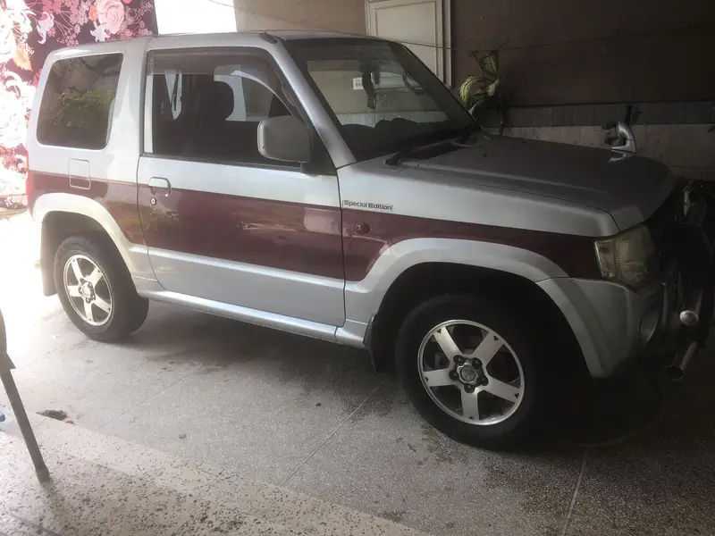 Mitsubishi Pajero Mini 2012