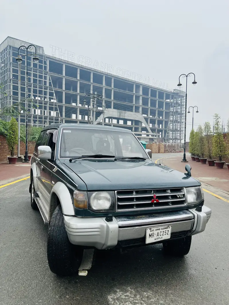 Mitsubishi Pajero 1992