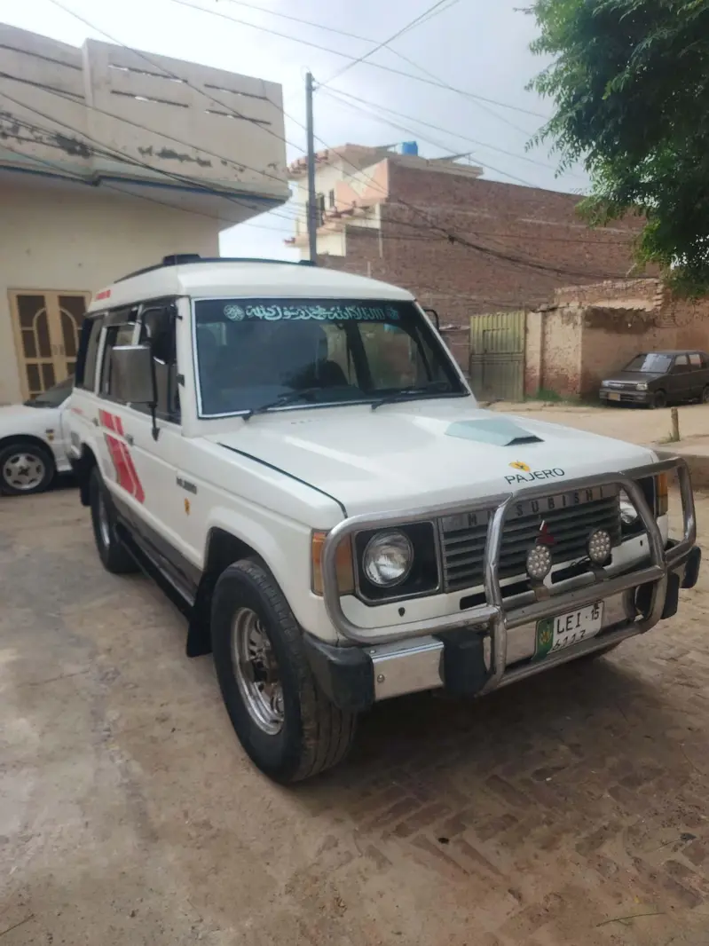 Mitsubishi Pajero 1989