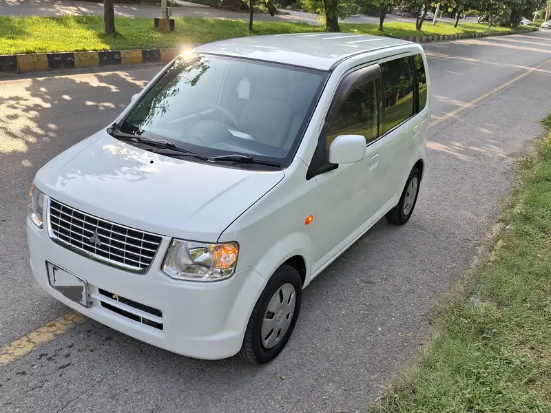 Mitsubishi Ek Wagon 2011