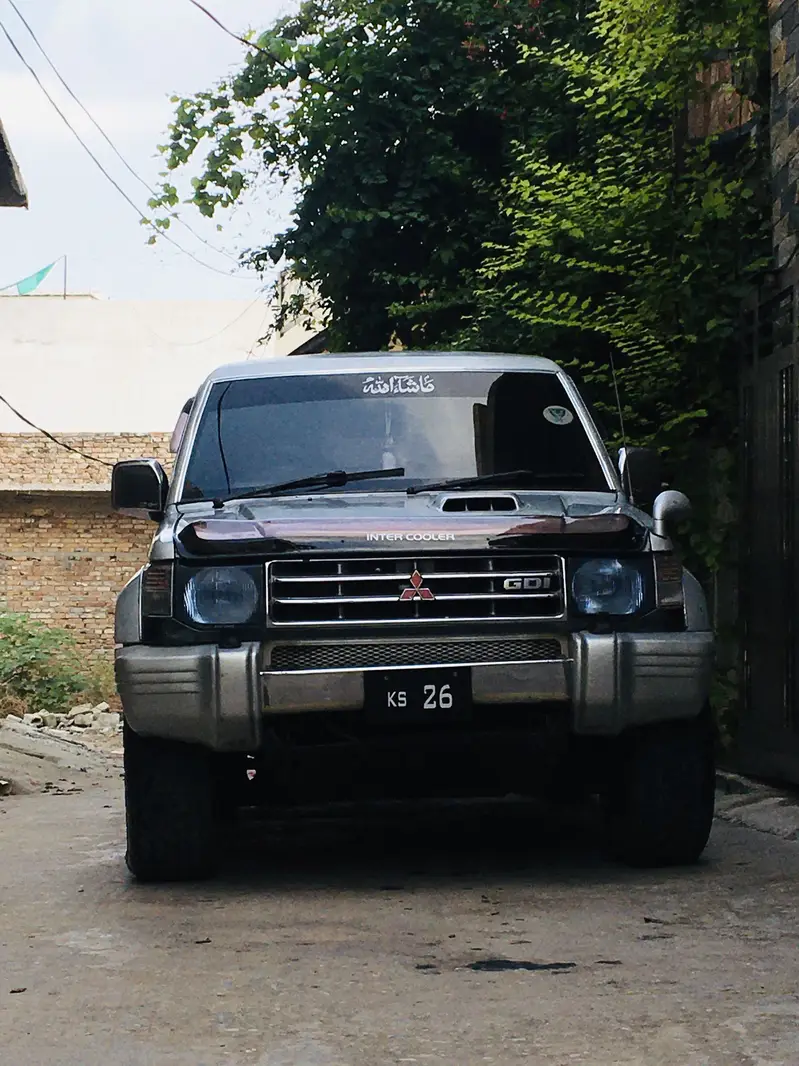 Mitsubishi Pajero 1990