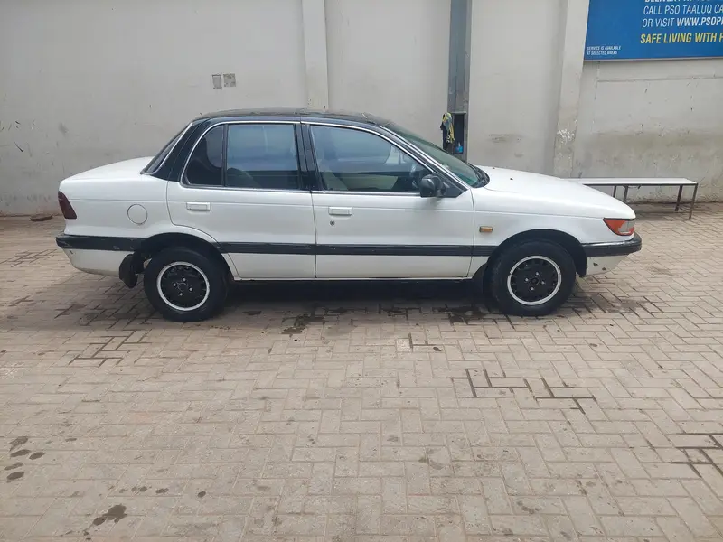Mitsubishi Lancer 1990