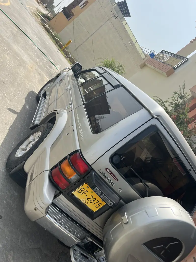 Mitsubishi Pajero 1996