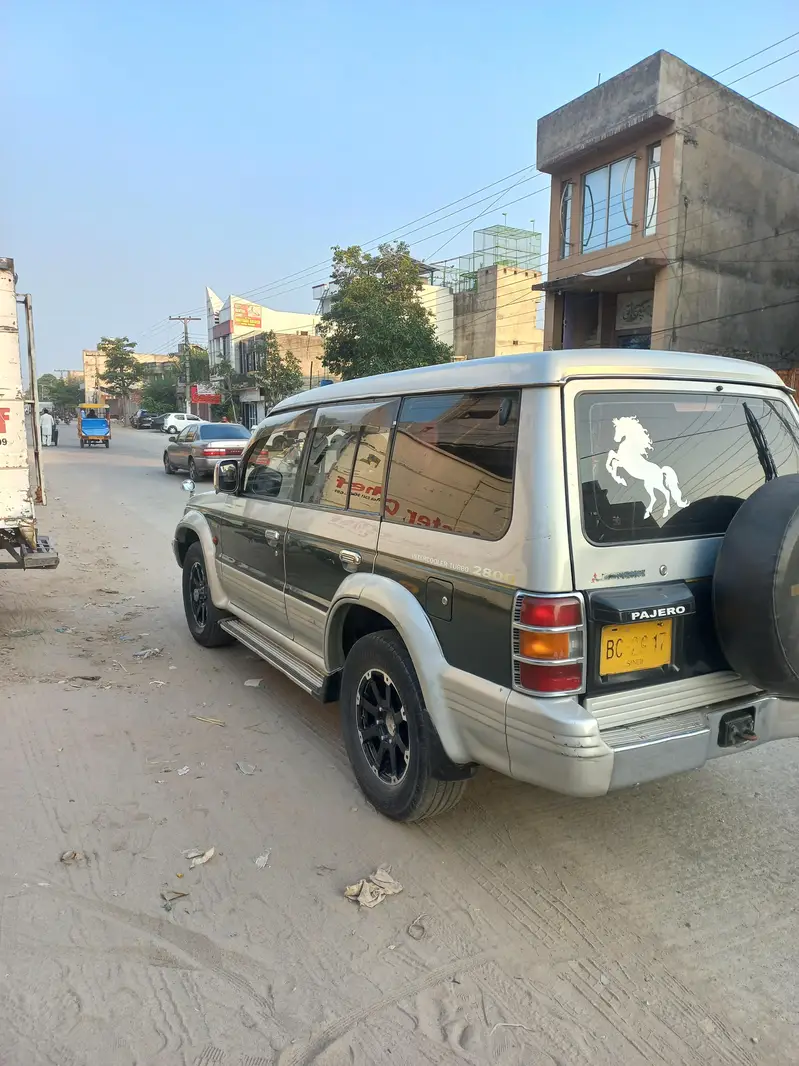 Mitsubishi Pajero 1993