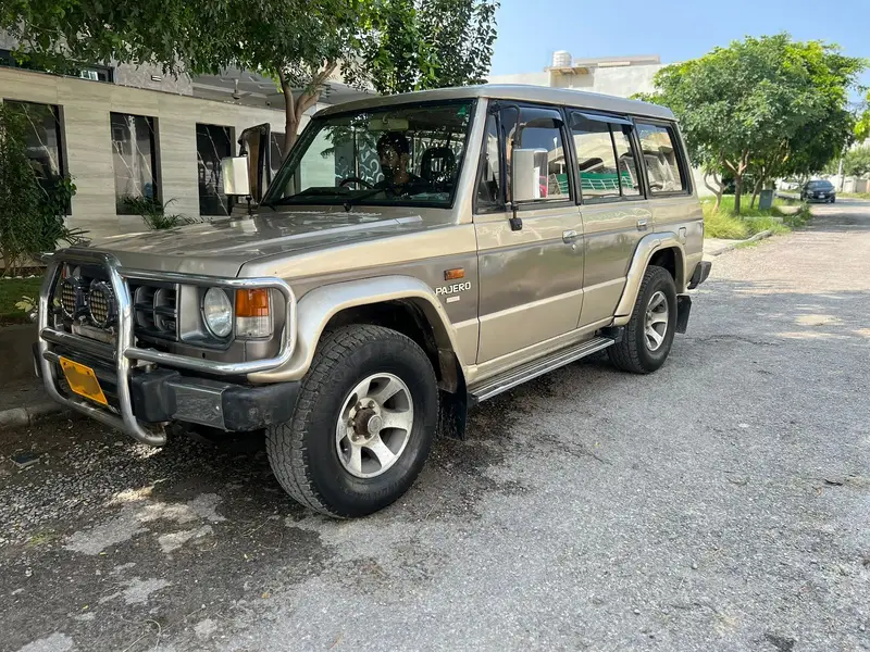 Mitsubishi Pajero 1984
