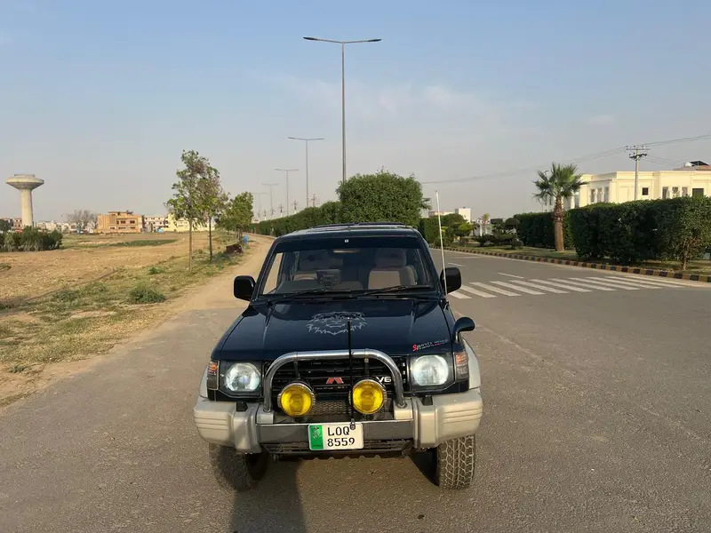 Mitsubishi Pajero 1992