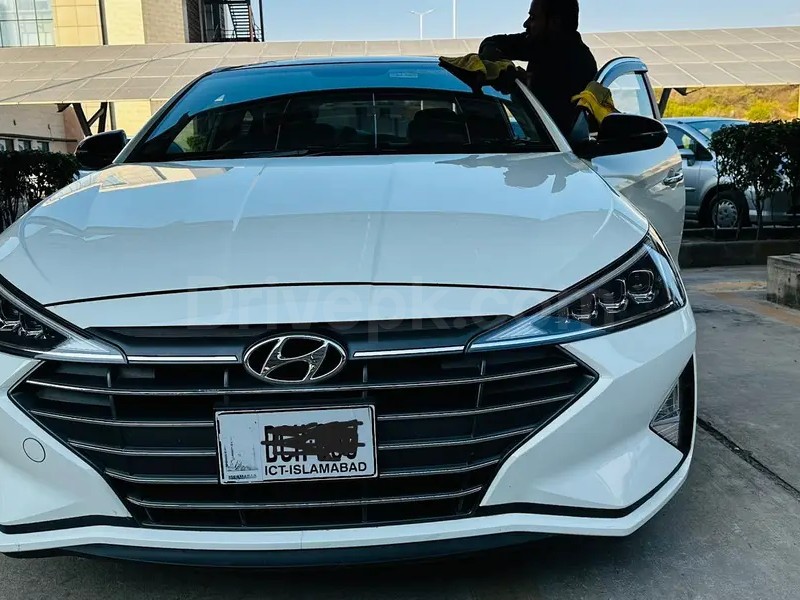 Hyundai Elantra 2022