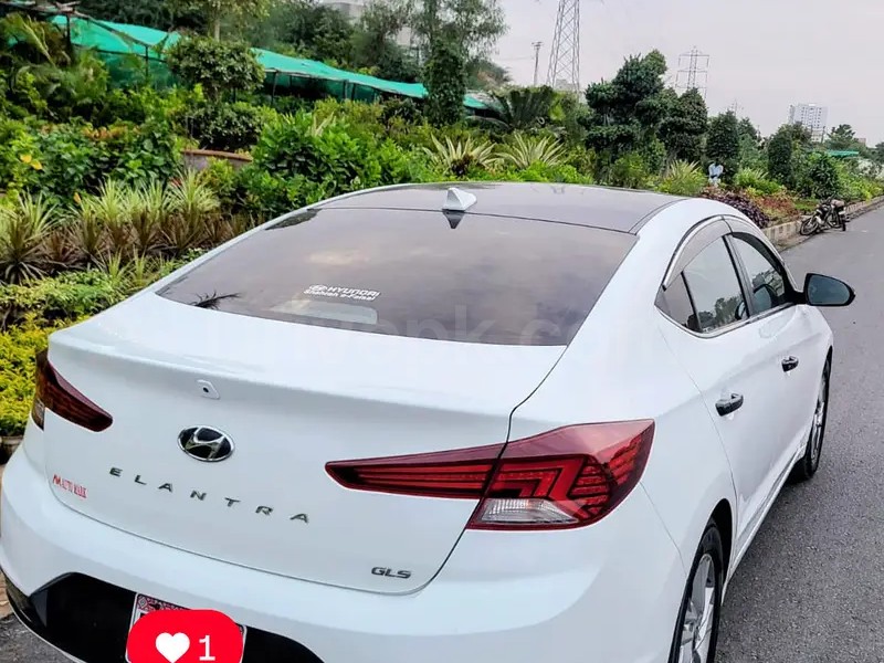 Hyundai Elantra 2021