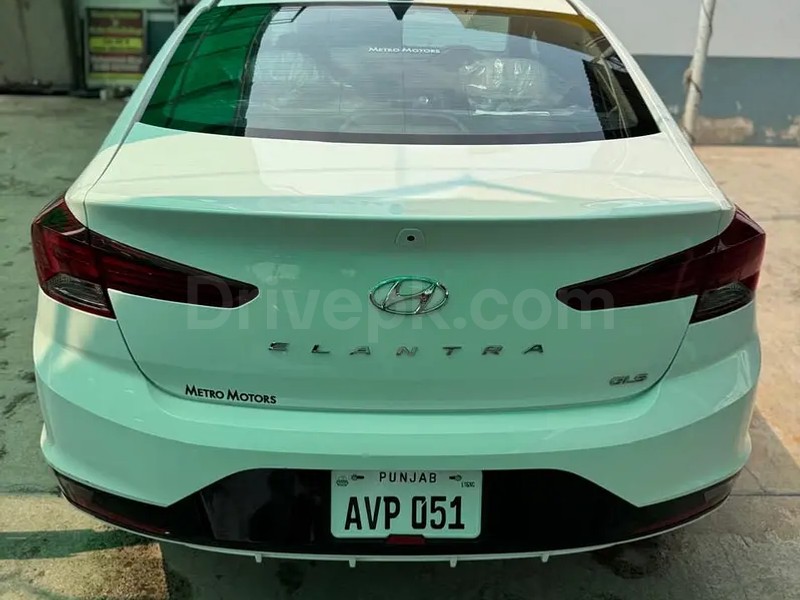 Hyundai Elantra 2024