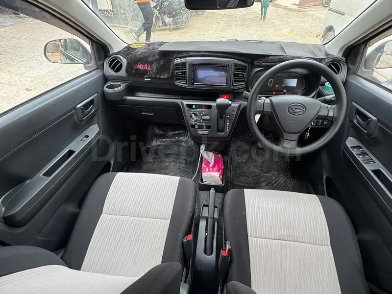 Daihatsu Mira 2022