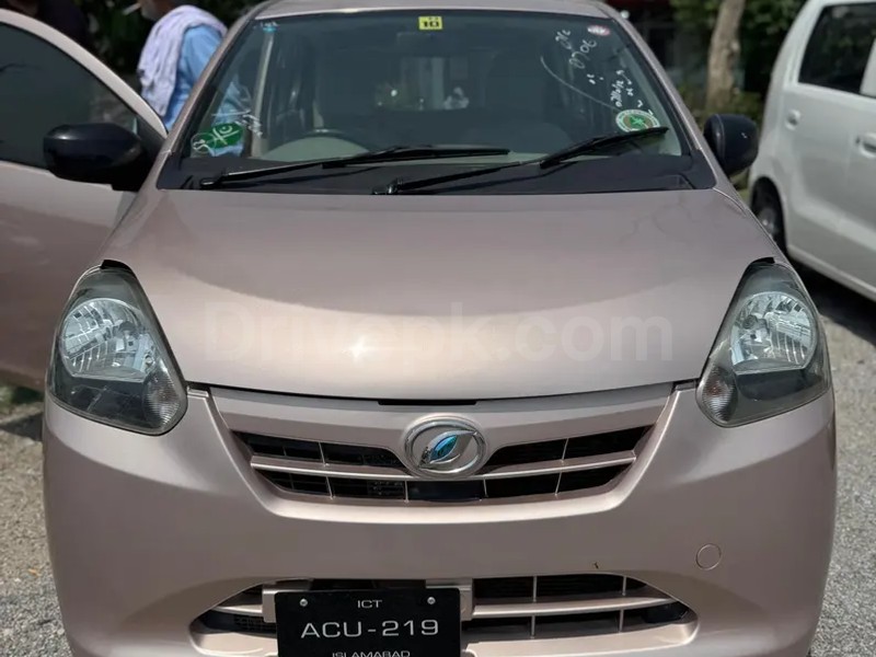 Daihatsu Mira 2012
