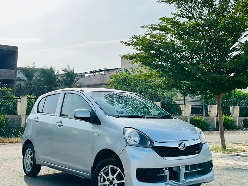 Daihatsu Mira 2014