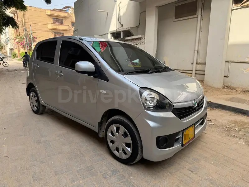 Daihatsu Mira 2015