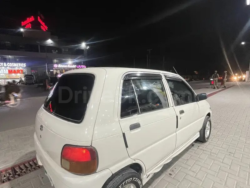 Daihatsu Cuore 2003