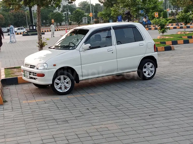 Daihatsu Cuore 2005
