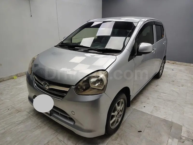 Daihatsu Mira 2012