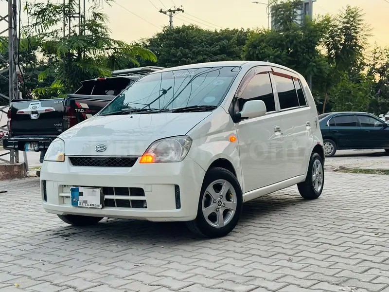 Daihatsu Mira 2005