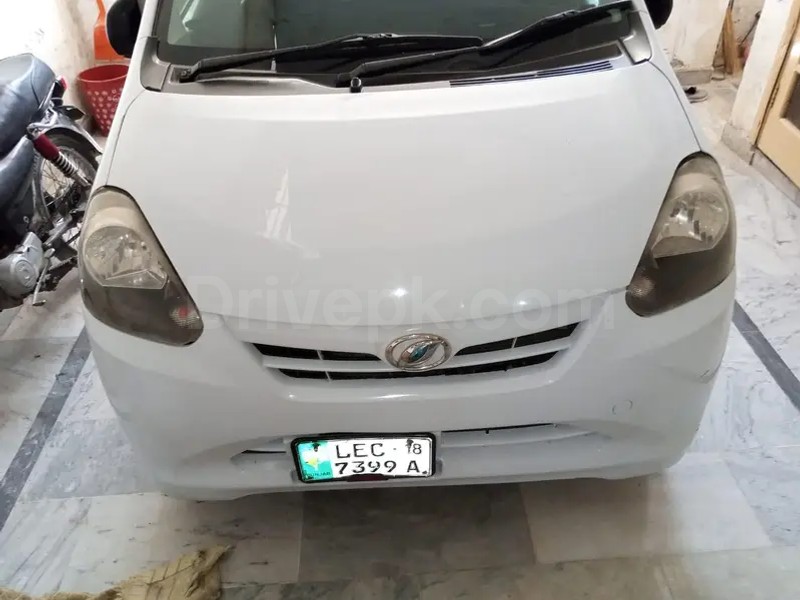 Daihatsu Mira 2012