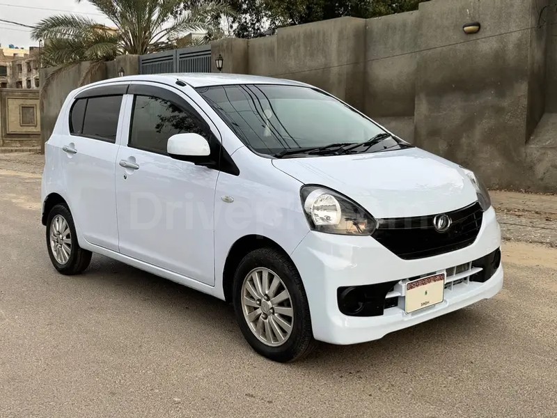 Daihatsu Mira 2016