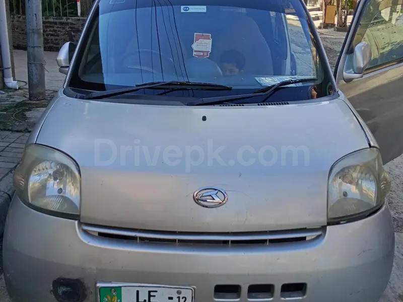 Daihatsu Esse 2012