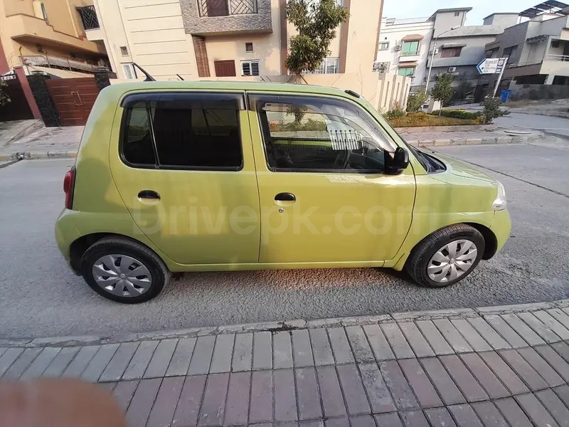 Daihatsu Esse 2009