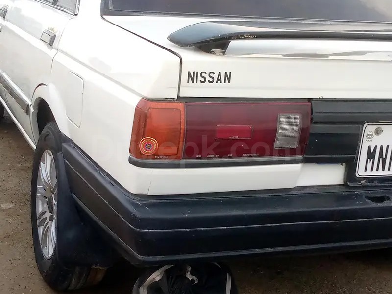 Nissan Sunny 1987